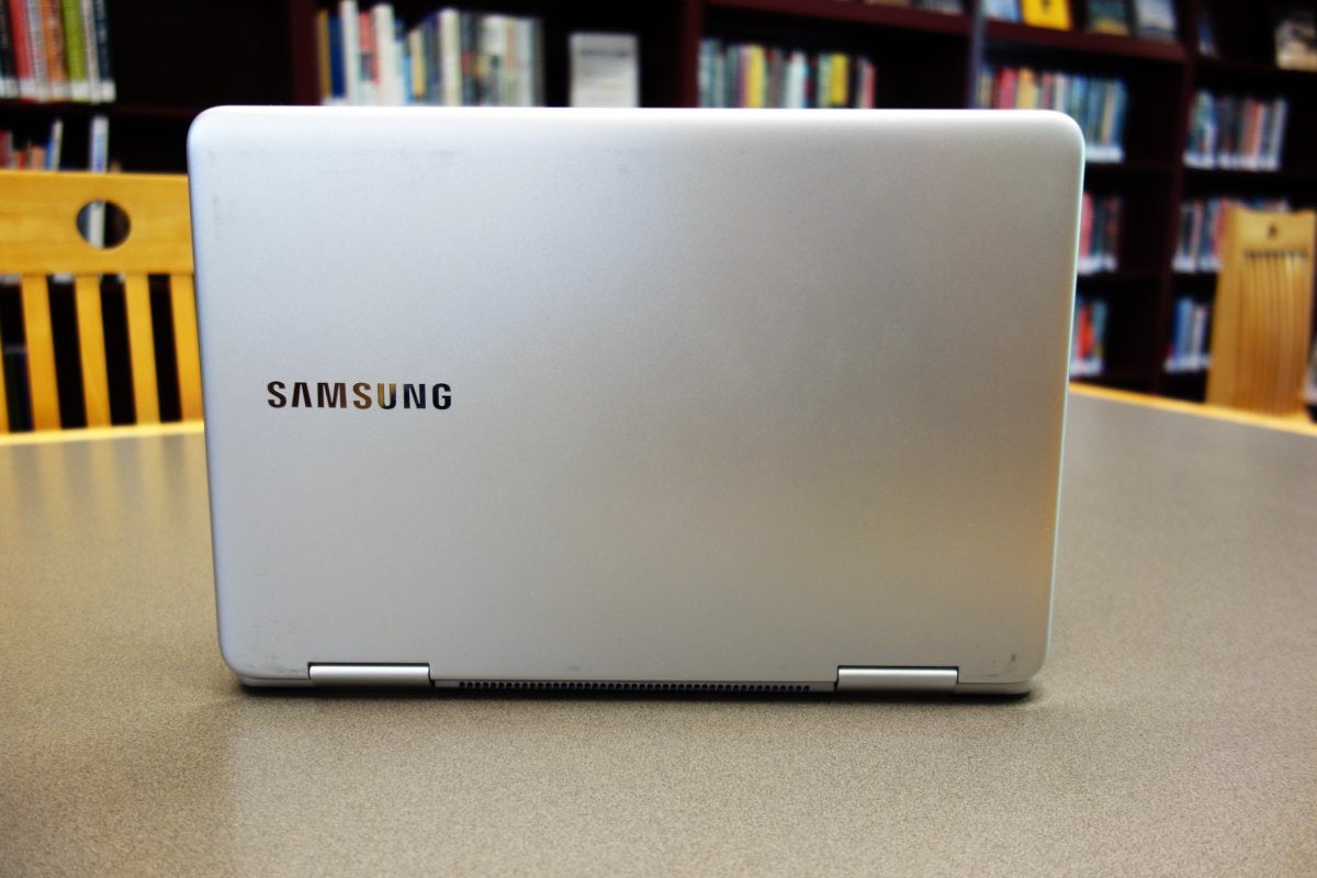 Перо Notebook 9 Pen является версией Samsung для MacBook с дорогим мощным набором компонентов, обеспечивающим уникальные возможности приложения